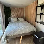 Containers Amenage Au Coeur Des Chants Des Grenouilles Luxussátor Hotton