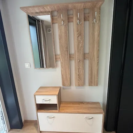 Containers Amenage Au Coeur Des Chants Des Grenouilles Οργανωμένο κάμπινγκ Hotton