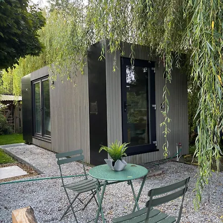 Containers Amenage Au Coeur Des Chants Des Grenouilles * Hotton