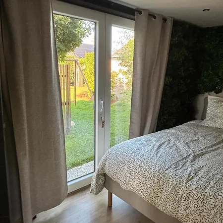 Containers Amenage Au Coeur Des Chants Des Grenouilles * Hotton