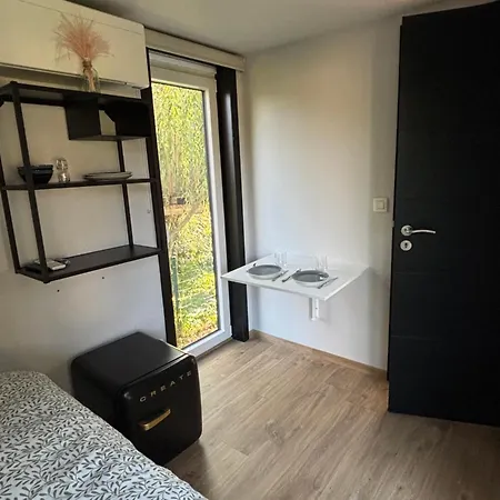 Containers Amenage Au Coeur Des Chants Des Grenouilles Οργανωμένο κάμπινγκ Hotton