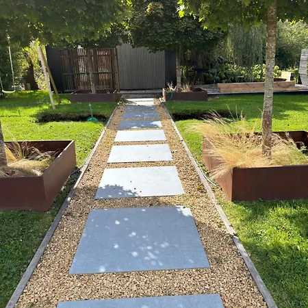 Containers Amenage Au Coeur Des Chants Des Grenouilles Luxussátor *