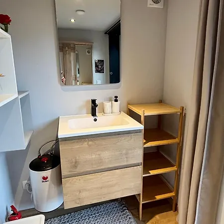 Luxussátor Containers Amenage Au Coeur Des Chants Des Grenouilles Hotton